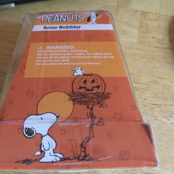 Peanuts Snoopy Solar Bobbler New - Picture 7 of 7